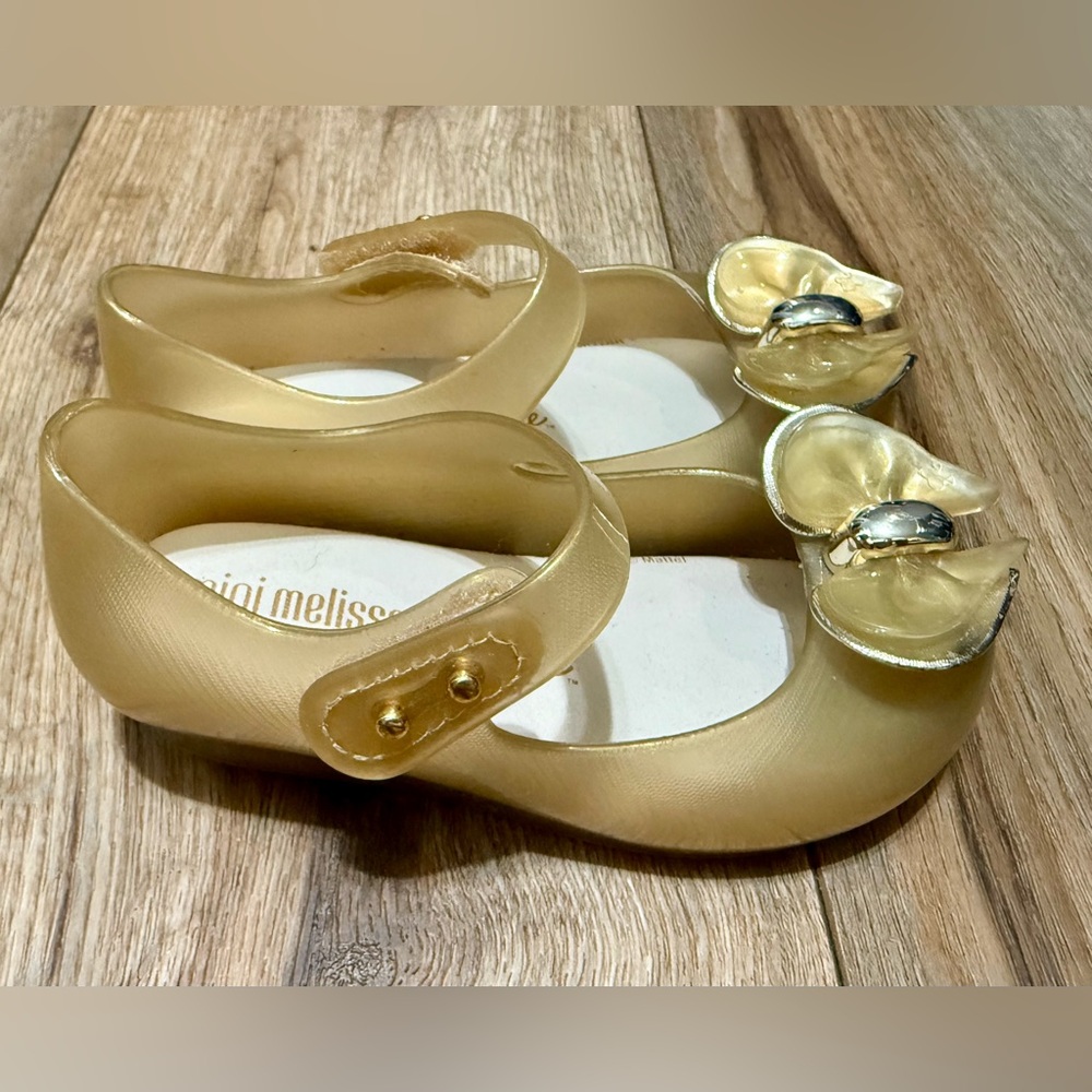 Mini Melissa Girl's Mini Ultragirl Barbie Pearly Beige size 8